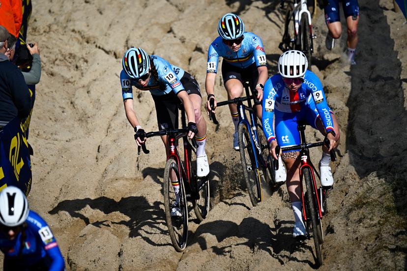 Belgian Shanyl De Schoesitter, Belgian Ilken Seynave and Czech Katerina Hladikova pictured in action during the U23 women race at the UEC Cyclocross European Championships, Sunday 09 November 2025, in Middelkerke. BELGA PHOTO JASPER JACOBS