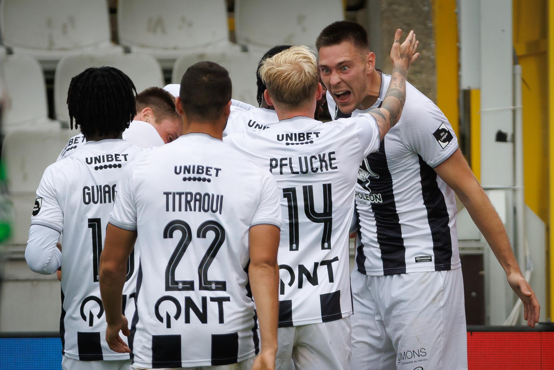 Charleroi's Aurelien Scheidler celebrates after scoring during a soccer match between Cercle Brugge K.S.V. and Sporting Charleroi, Sunday 14 September 2025 in Brugge, on day 7 of the 2025-2026 'Jupiler Pro League' first division of the Belgian championship. BELGA PHOTO KURT DESPLENTER