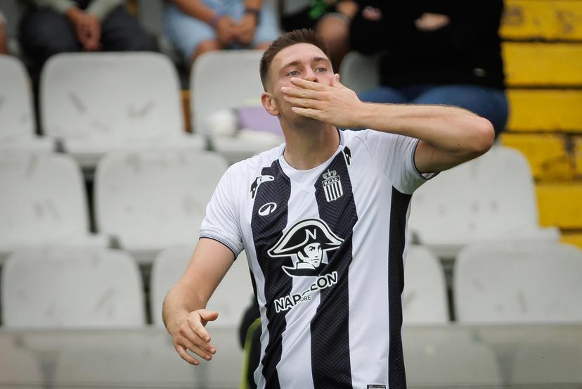 Charleroi's Aurelien Scheidler celebrates after scoring during a soccer match between Cercle Brugge K.S.V. and Sporting Charleroi, Sunday 14 September 2025 in Brugge, on day 7 of the 2025-2026 'Jupiler Pro League' first division of the Belgian championship. BELGA PHOTO KURT DESPLENTER