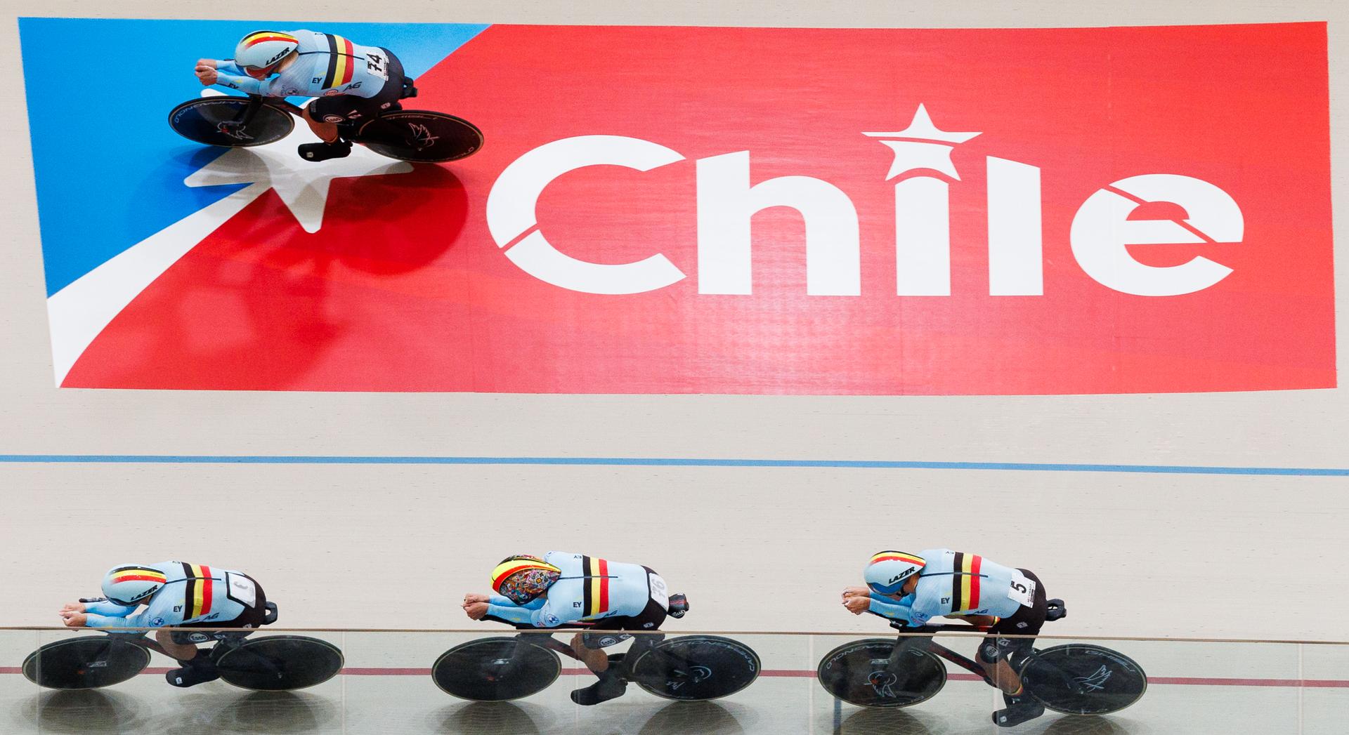 Belgians Lindsay De Vylder, Fabio Van Den Bossche, Jasper De Buyst and Noah Vandenbranden pictured in action during the men's team pursuit qualifying round at the 2025 UCI Track World Championships, in Santiago, Chile, Wednesday 22 October 2025. The Track World Championships take place from 22 to 26 October at the Velodromo de Penalolen in Santiago, Chile. BELGA PHOTO BENOIT DOPPAGNE