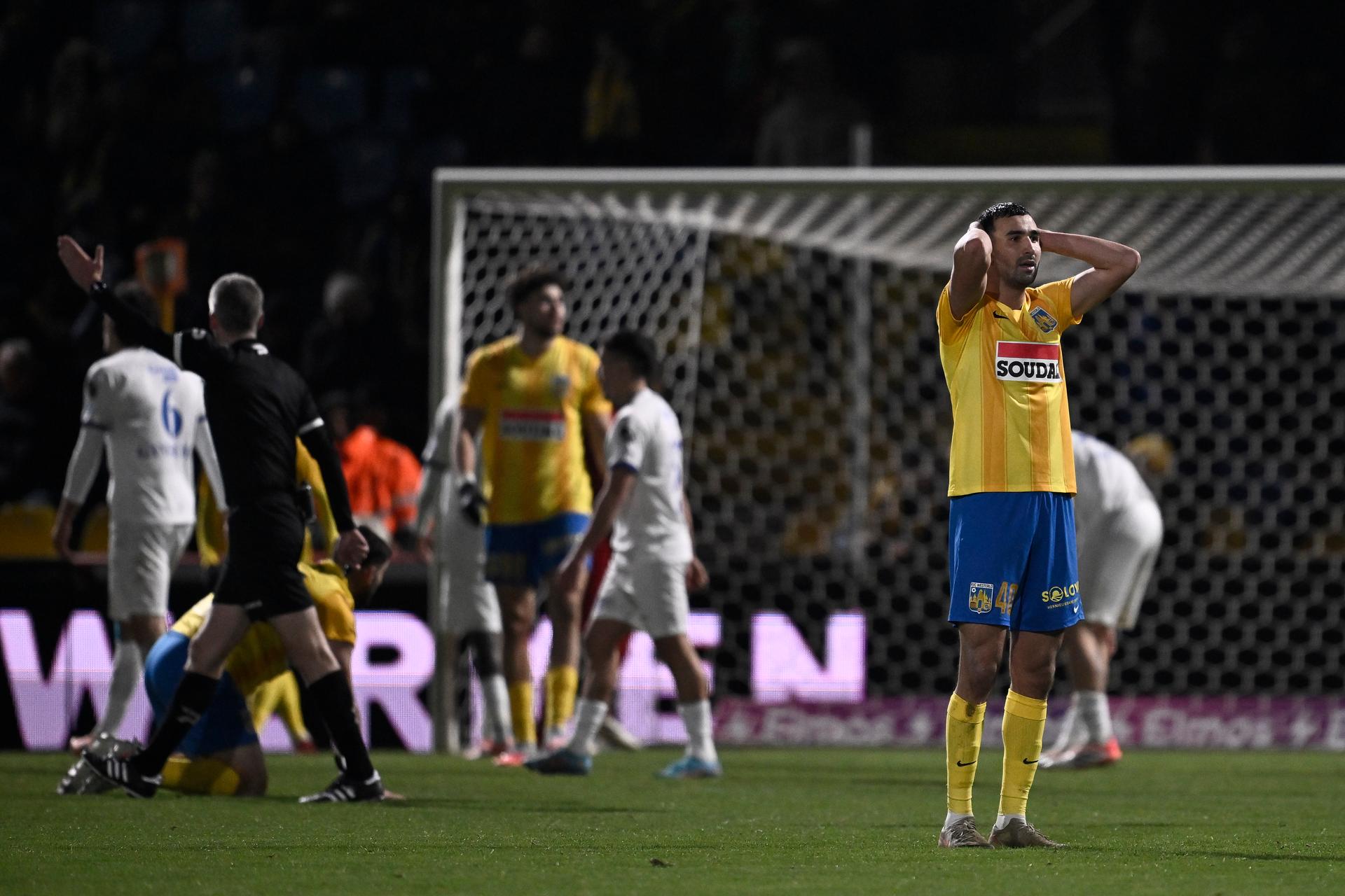 Westerlo's Emin Bayram looks dejected during a soccer match between KVC Westerlo and KAA Gent, Saturday 22 November 2025 in Westerlo, on day 15 of the 2025-2026 'Jupiler Pro League' first division of the Belgian championship. BELGA PHOTO JOHAN EYCKENS