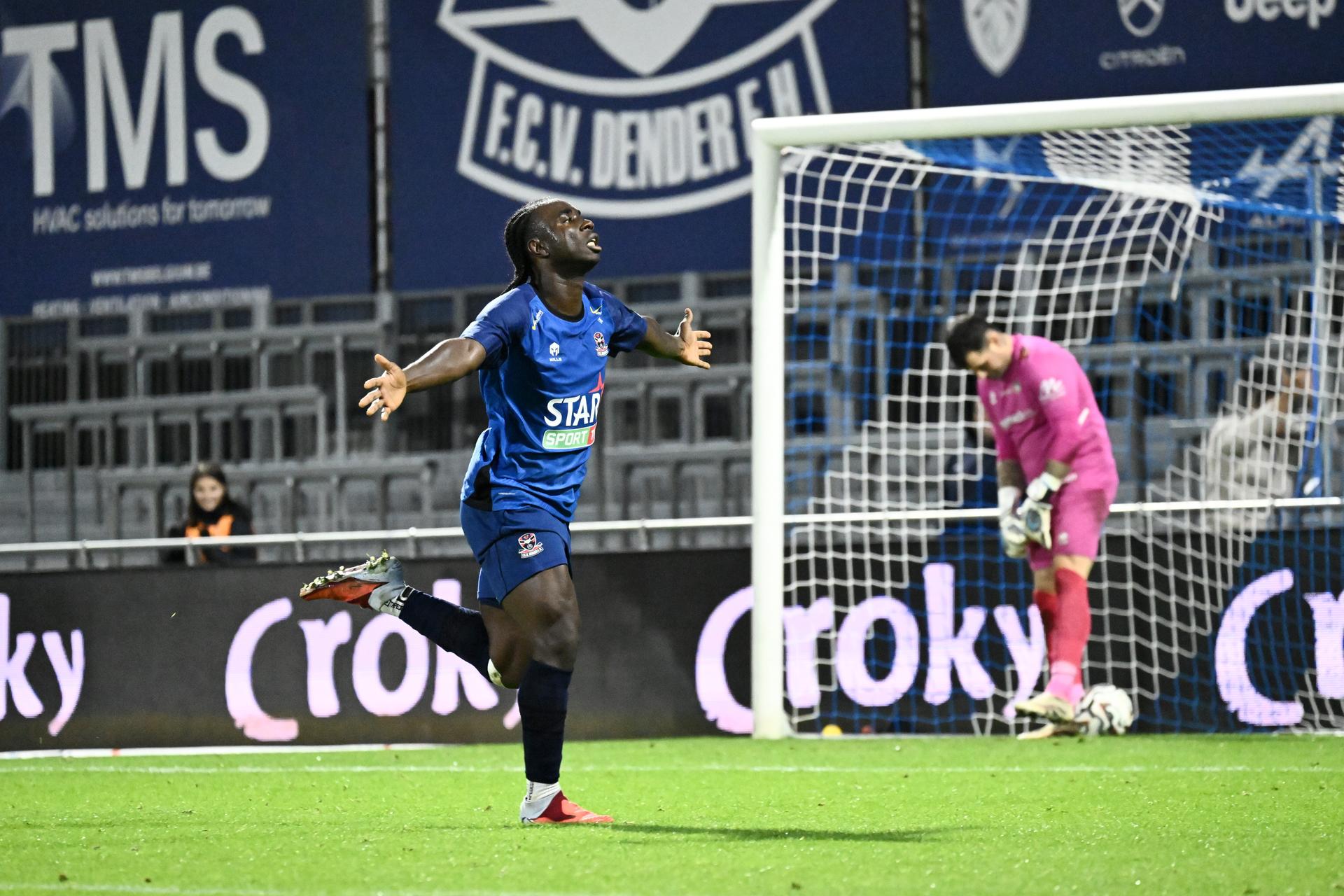 Dender's Jordan Kadiri celebrates after scoring the 4-2 goal during a soccer game between Dender EH and Olympic Charleroi (1B), in the 1/16th final of the Croky Cup Belgian cup, on Tuesday 28 October 2025 in Denderleeuw. BELGA PHOTO MAARTEN STRAETEMANS