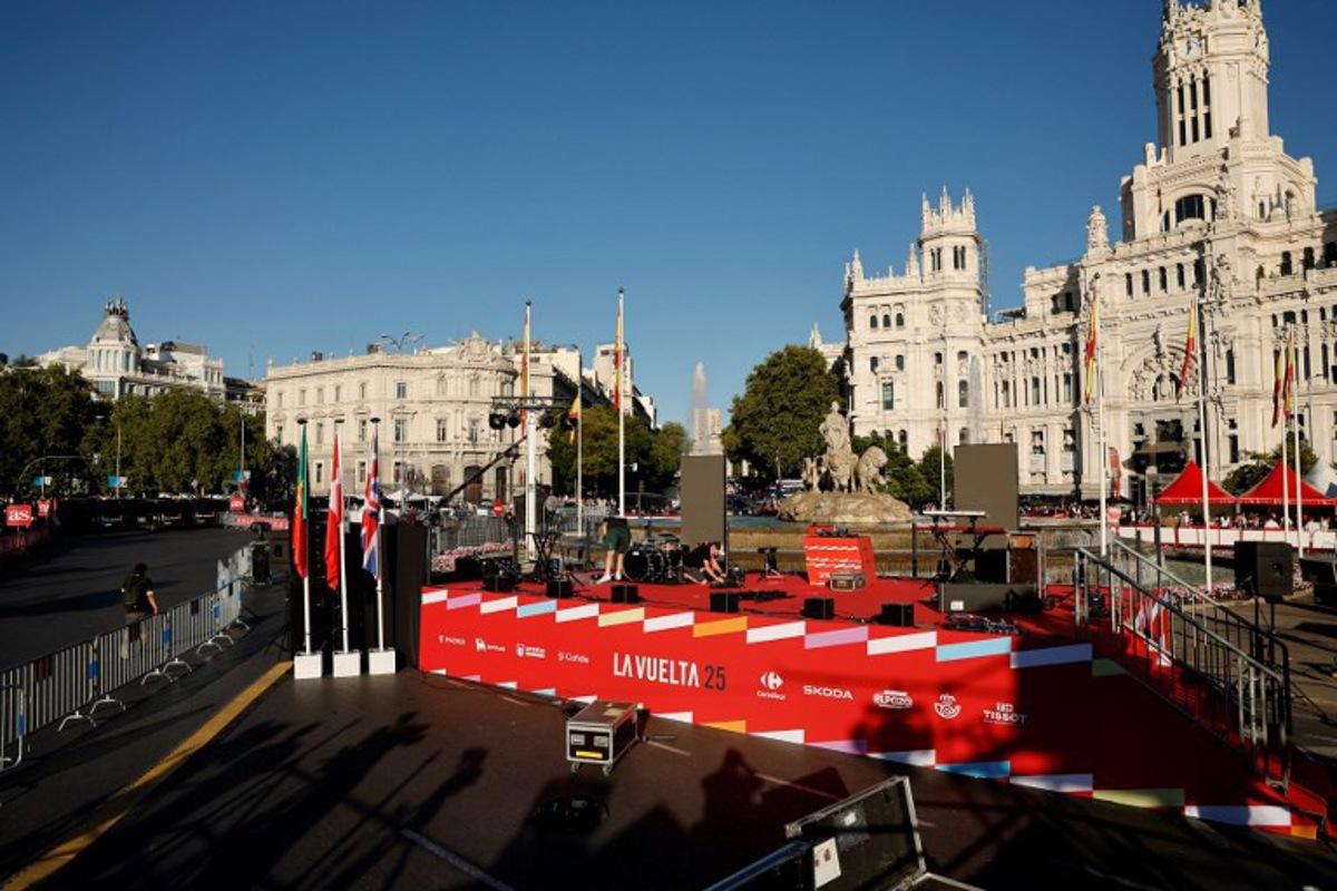 The empty podium is pictured after the 21st and last stage of the Vuelta a Espana 2025, a 101 km race between Alalpardo and Madrid, in Madrid on September 14, 2025.   Vuelta final stage has been abandoned because of pro-Palestinian protests, AFP reports.  Oscar DEL POZO / AFP