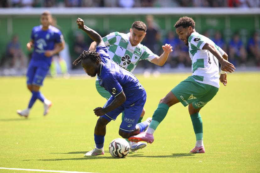 Charleroi's Parfait Guiagon, RAAL's Sami Lahssaini and RAAL's Maxime Pau fight for the ball during a soccer match between RAAL La Louviere and Sporting Charleroi, Sunday 10 August 2025 in La Louviere, on day 3 of the 2025-2026 'Jupiler Pro League' first division of the Belgian championship. BELGA PHOTO JOHN THYS