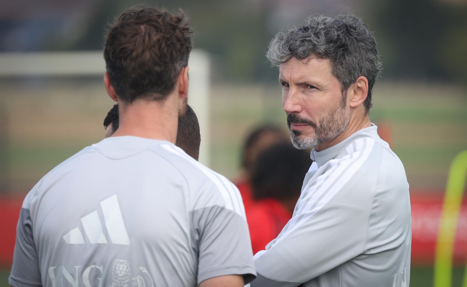 Belgium's head coach Mark van Bommel pictured during a training session of the Red Devils, the Belgian national soccer team, at the national training center in Tubize, Thursday 1 October 2026. The team is preparing for their game against Turkey on Friday, their third game in the UEFA Nations League competition. BELGA PHOTO VIRGINIE LEFOUR