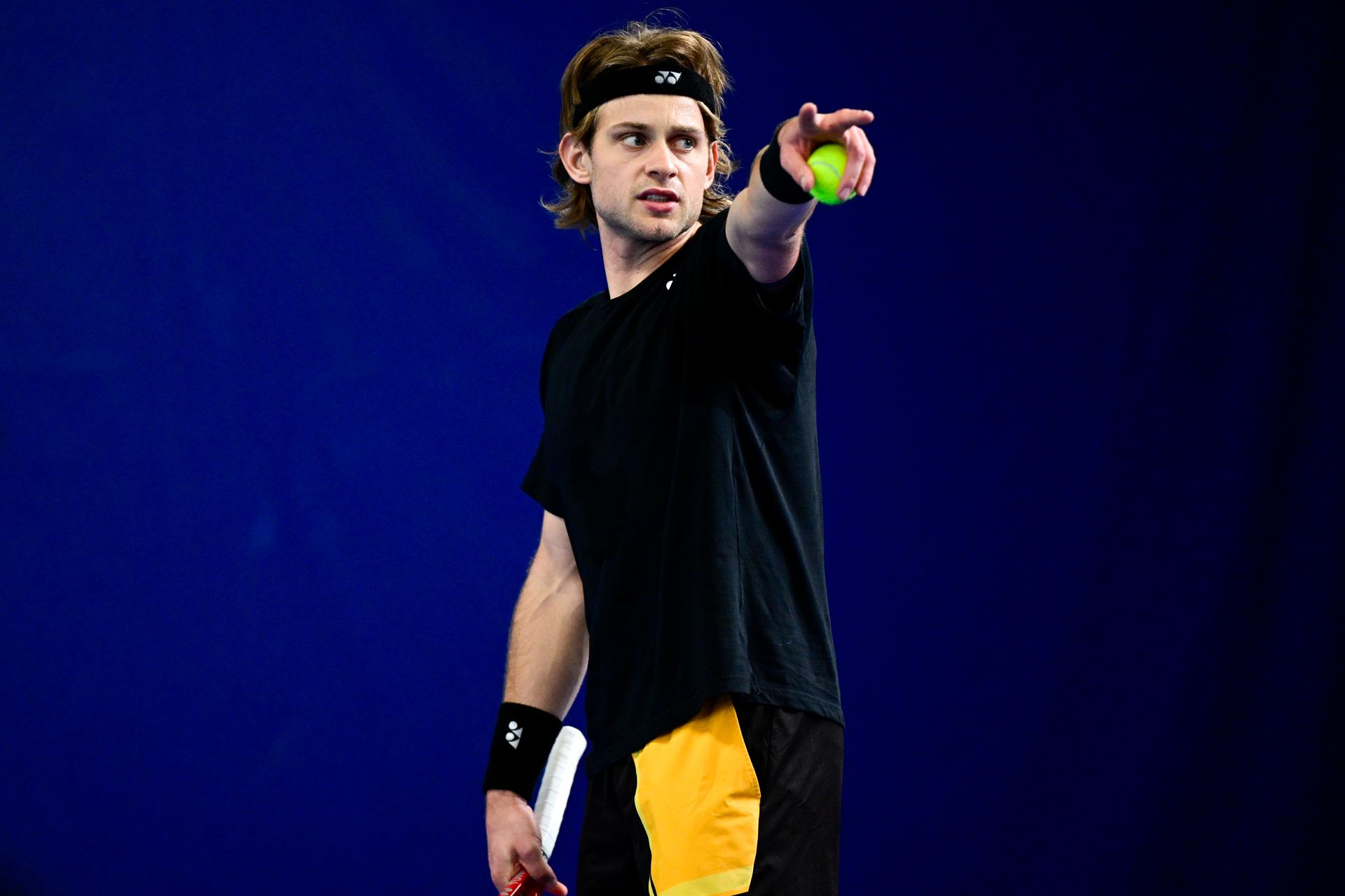 Belgian Zizou Bergs pictured during an open training session of the Belgian Davis Cup team ahead of the Davis Cup Finals (November 18-23), in Wilrijk, on Wednesday 12 November 2025. BELGA PHOTO DIRK WAEM