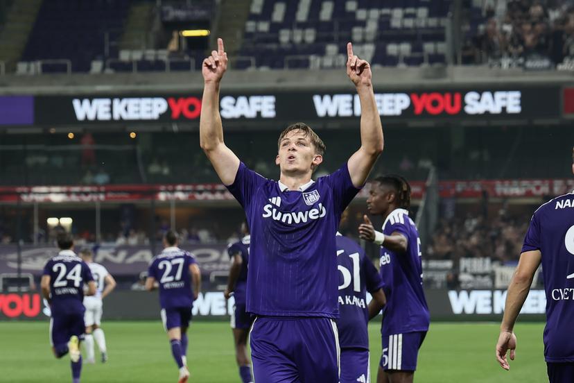 Anderlecht's Danylo Sikan celebrates after winning a game between Belgian RSC Anderlecht and Greek club  PAOK , in Anderlecht, Brussels, Belgium, on Thursday 13 August 2026, a return leg game in the third qualifying round of the UEFA Europa League competition.  RSCA won 0-1 the first leg. BELGA PHOTO BRUNO FAHY