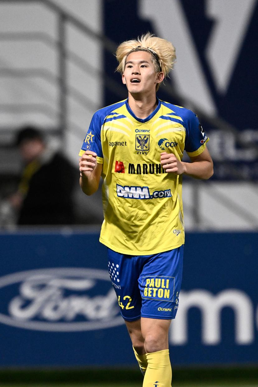 STVV's Keisuke Goto celebrates after scoring during a soccer match between Sint-Truidense V.V. and Standard de Liege, Sunday 09 November 2025 in Sint-Truiden, on day 14 of the 2025-2026 'Jupiler Pro League' first division of the Belgian championship. BELGA PHOTO JOHAN EYCKENS