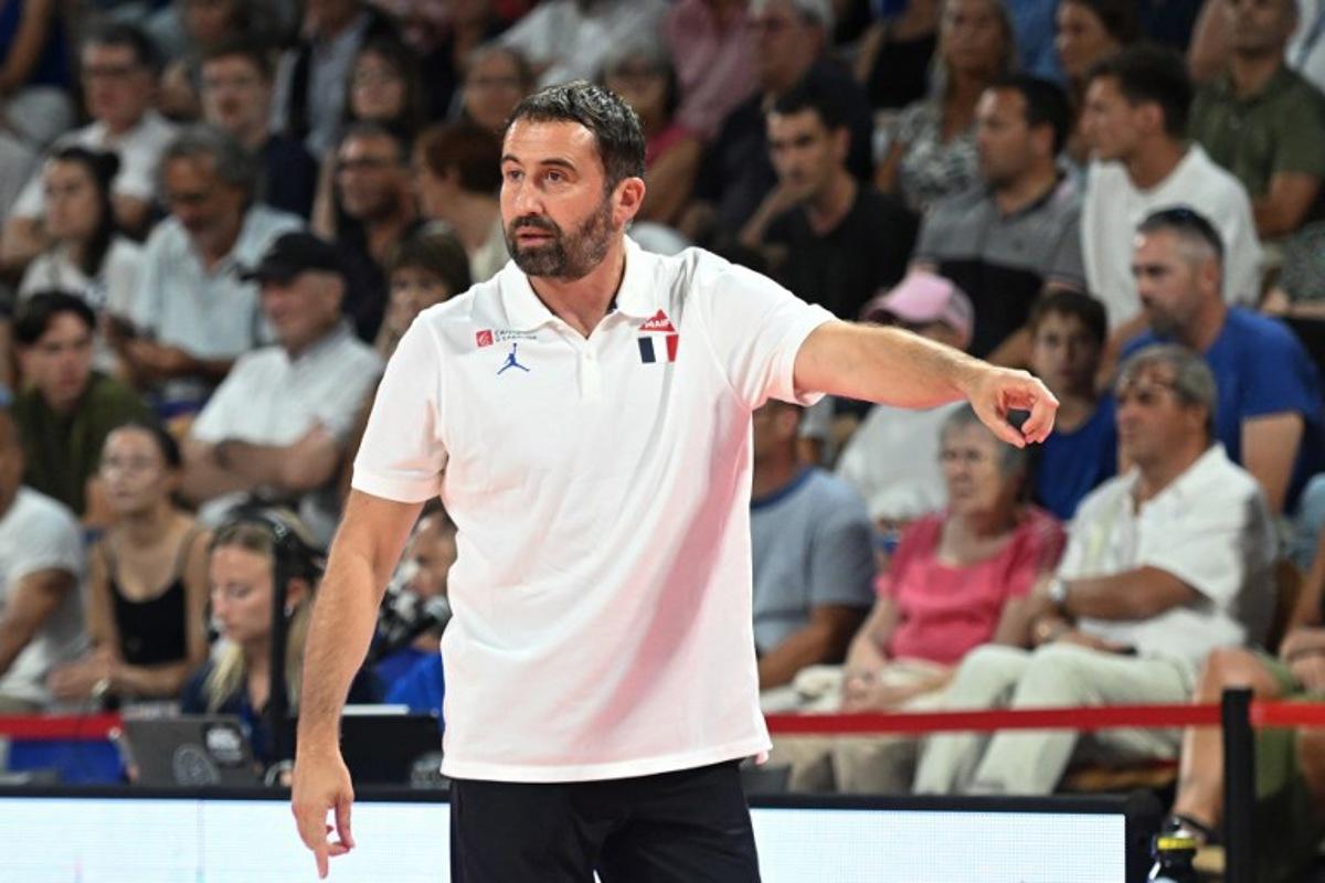 France's head coach Frederic Fauthoux gestures during a basketball match between France and Montenegro in preparation for EuroBasket 2025 at the Vendespace in Mouilleron-le-Captif, western France, on August 4, 2025.  Sebastien Salom-Gomis / AFP