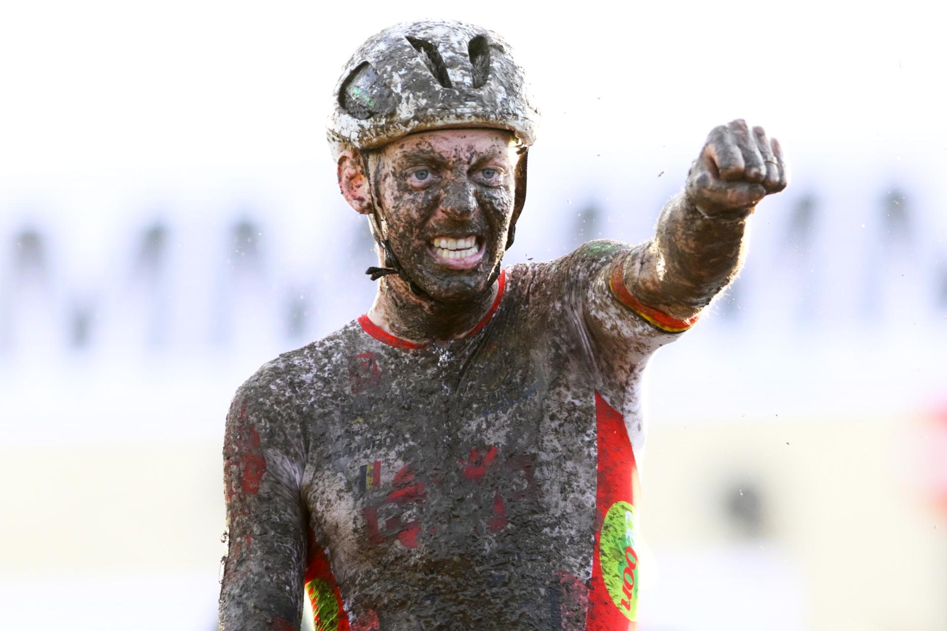 Belgian Michael Vanthourenhout celebrates as he crosses the finish line to win the men's elite race of the Cyclocross World Cup, in Terralba, Sardinia, Italy, Sunday 07 December 2025, stage 3 (out of 12) in the World Cup of the 2026-2027 season. BELGA PHOTO DAVID PINTENS