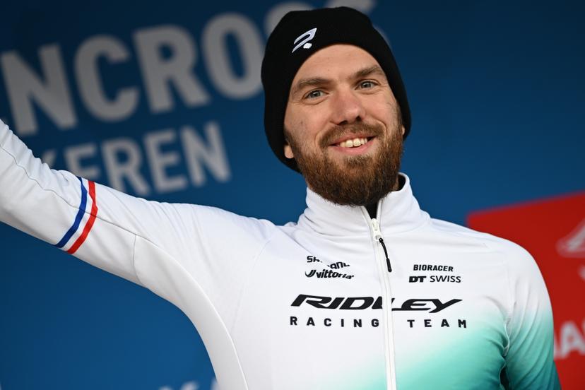 Dutch Joris Nieuwenhuis celebrates on the podium after winning the elite men race of the "Rapencross" cyclocross in Lokeren, the second race (out of 8) of the X2O Badkamers Trophy,  Sunday 02 November 2025. BELGA PHOTO DAVID PINTENS