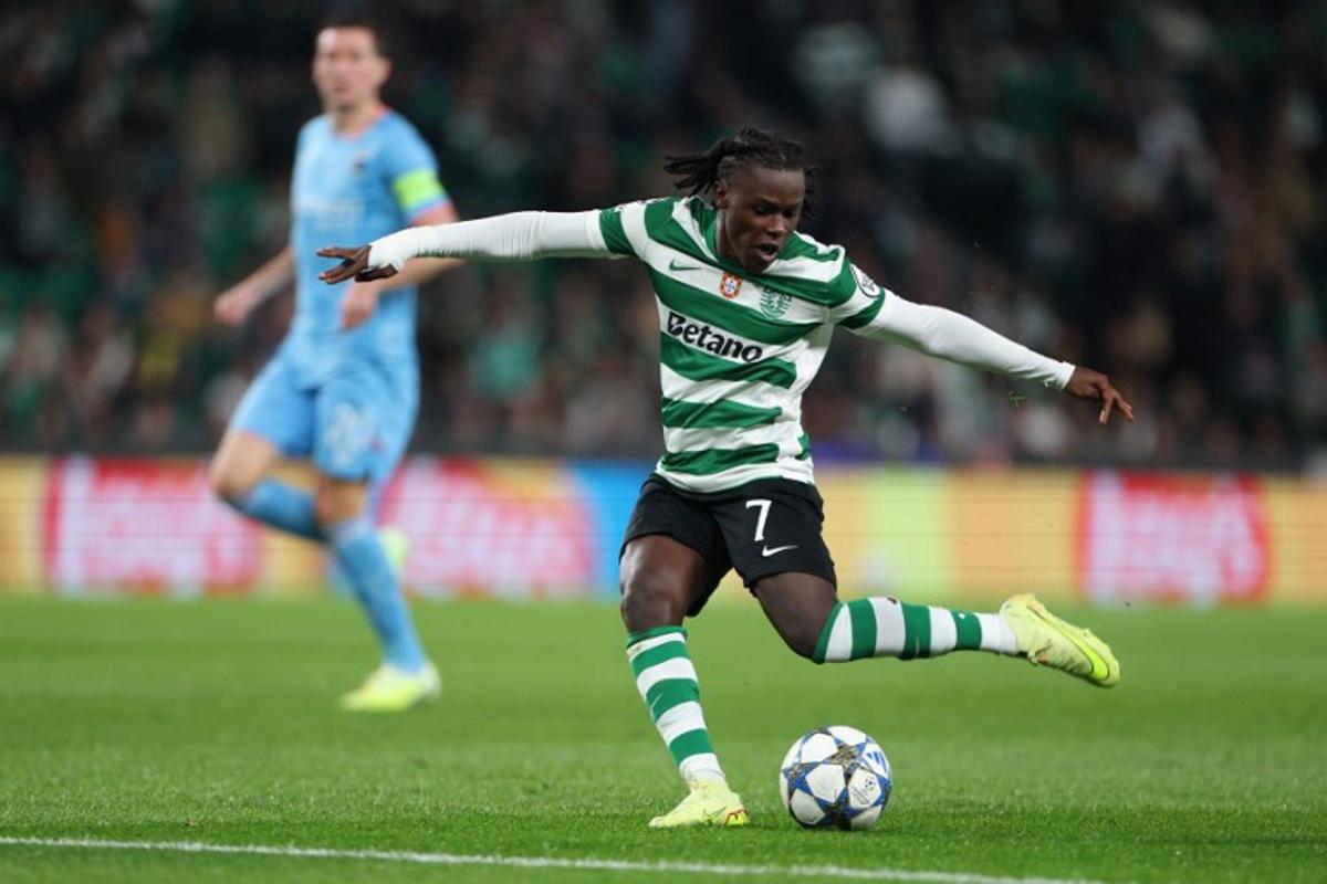 Sporting Lisbon's Portuguese midfielder #07 Geovany Quenda shoots during the UEFA Champions League, league phase day 5 football match between Sporting CP and Club Brugge at Jose Alvalade stadium in Lisbon on November 26, 2025.  PATRICIA DE MELO MOREIRA / AFP