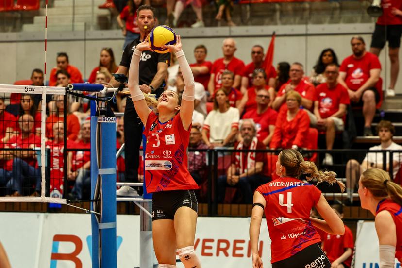 Asterix's Elise Van Sas pictured in action during the match between Asterix AVO Beveren and Darta Bevo Roeselare, a Play-off Final (belle, best-of-3) game in the Lotto Volley League women, Thursday 01 May 2025 in Beveren. BELGA PHOTO DAVID PINTENS