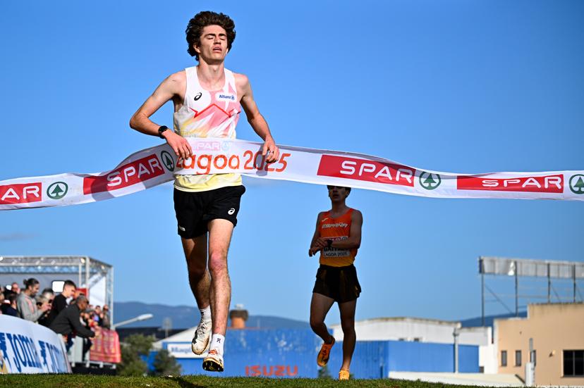 Belgian Willem Renders celebrates after winning the Men U20 race at the 2025 SPAR European Cross Country Championships, in Lagoa, Portugal, Sunday 14 December 2025. BELGA PHOTO JASPER JACOBS