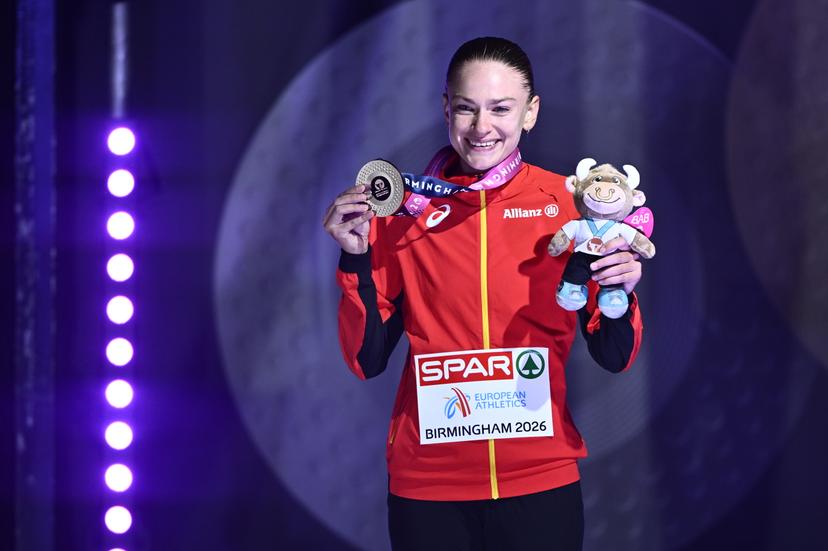 Belgian Jana Van Lent celebrates with the bronze medal at the podium ceremony of the women's 10.000m race, on the fifth day of the European Athletics Championships (August 10-18) in Birmingham, United Kingdom, on Friday 14 August 2026. BELGA PHOTO ERIC LALMAND