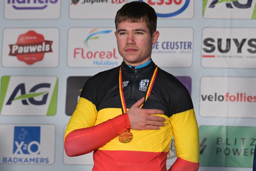 Winner Belgian champion Belgian Jari Van Lee celebrates on the podium of on the first day of the Belgian Cyclocross Championships in Beringen on Saturday 10 January 2026. BELGA PHOTO DAVID PINTENS