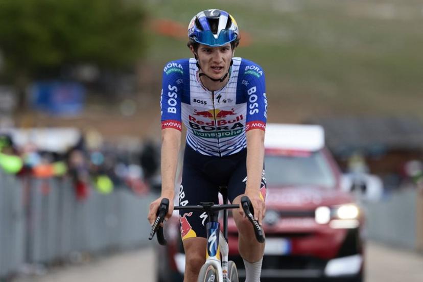 Red Bull - BORA - hansgrohe Italian rider Giulio Pellizzari crosses the finish line of the 7th stage of the Giro d'Italia 2026 - Tour of Italy cycling race between Formia and Blockhaus, Italy, on May 15, 2026.  Luca Bettini / AFP