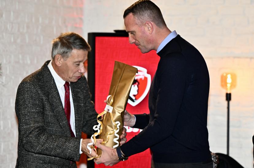 Guy Goethals and Former Club's coach Nicky Hayen pictured during a ceremony for the 'Raymond Goethals Trophy' and the 'Dominique D'Onofrio Prize', Monday 15 December 2025, in Grimbergen. The Raymond Goethals Trophy is reserved for Belgian coaches, active in Belgium or abroad. The Dominique D'Onofrio Prize is reserved for beginners in the Jupiler Pro League and who are no more than 20 years old. BELGA PHOTO ERIC LALMAND