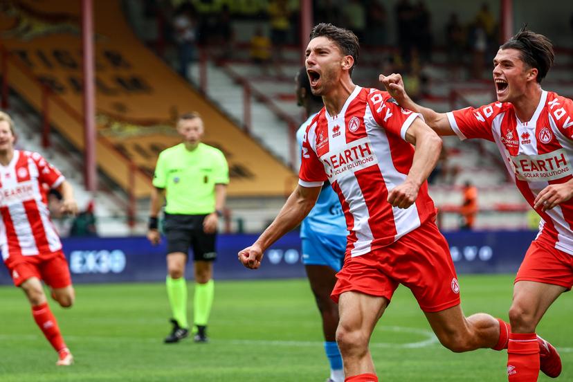 Kortrijk's Lennard Hens celebrates after scoring during a soccer game between KV Kortrijk and Lierse SK, Saturday 16 August 2025 in Kortrijk, on day 2 of the 2025-2026 'Challenger Pro League' 1B second division of the Belgian championship. BELGA PHOTO DAVID PINTENS