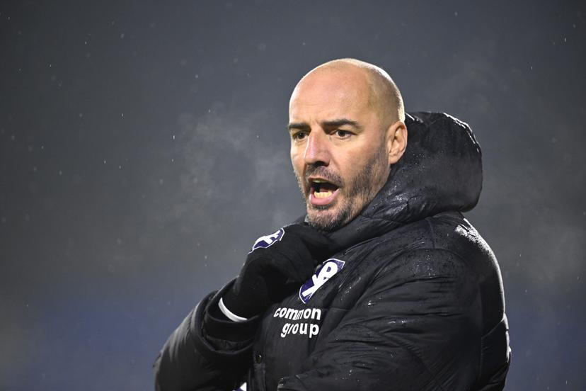 Patro Eisden's head coach Stijn Stijnen reacts during a soccer game between Patro Eisden Maasmechelen and Royal Olympic Charleroi, Tuesday 27 January 2026 in Maasmechelen, on day 22 of the 2025-2026 'Challenger Pro League' 1B second division of the Belgian championship. BELGA PHOTO JOHN THYS