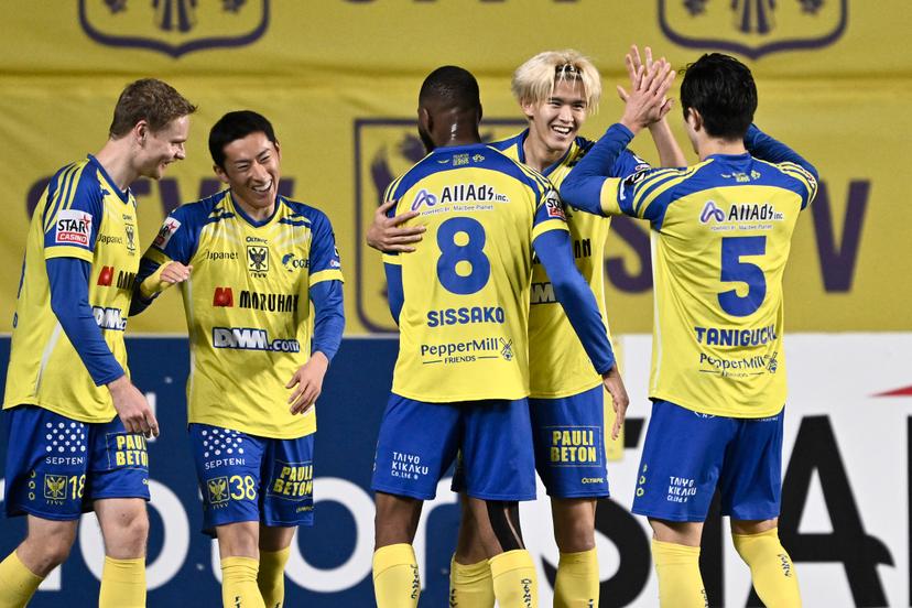 STVV's Keisuke Goto celebrates after scoring during a soccer match between Sint-Truidense V.V. and Standard de Liege, Sunday 09 November 2025 in Sint-Truiden, on day 14 of the 2025-2026 'Jupiler Pro League' first division of the Belgian championship. BELGA PHOTO JOHAN EYCKENS