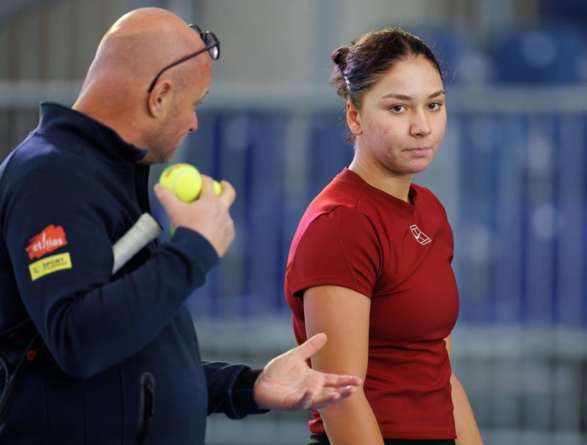 Sofia Costoulas pictured during a training session of the Belgian tennis players competing in the upcoming Billie Jean King Cup Play-offs, on Friday 14 November 2025 in Ismaning, Germany. This weekend Belgium will meet Germany and Turkey. PHOTO BENOIT DOPPAGNE