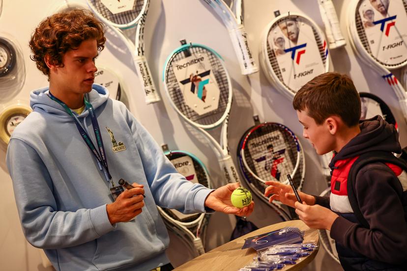 Belgian Alexander Blockx pictured during a signing sessing at the European Open ATP tennis tournament in Brussels, on Wednesday 15 October 2025. This year's edition of the tournament is taking place from 12 to 19 October 2025. BELGA PHOTO DAVID PINTENS