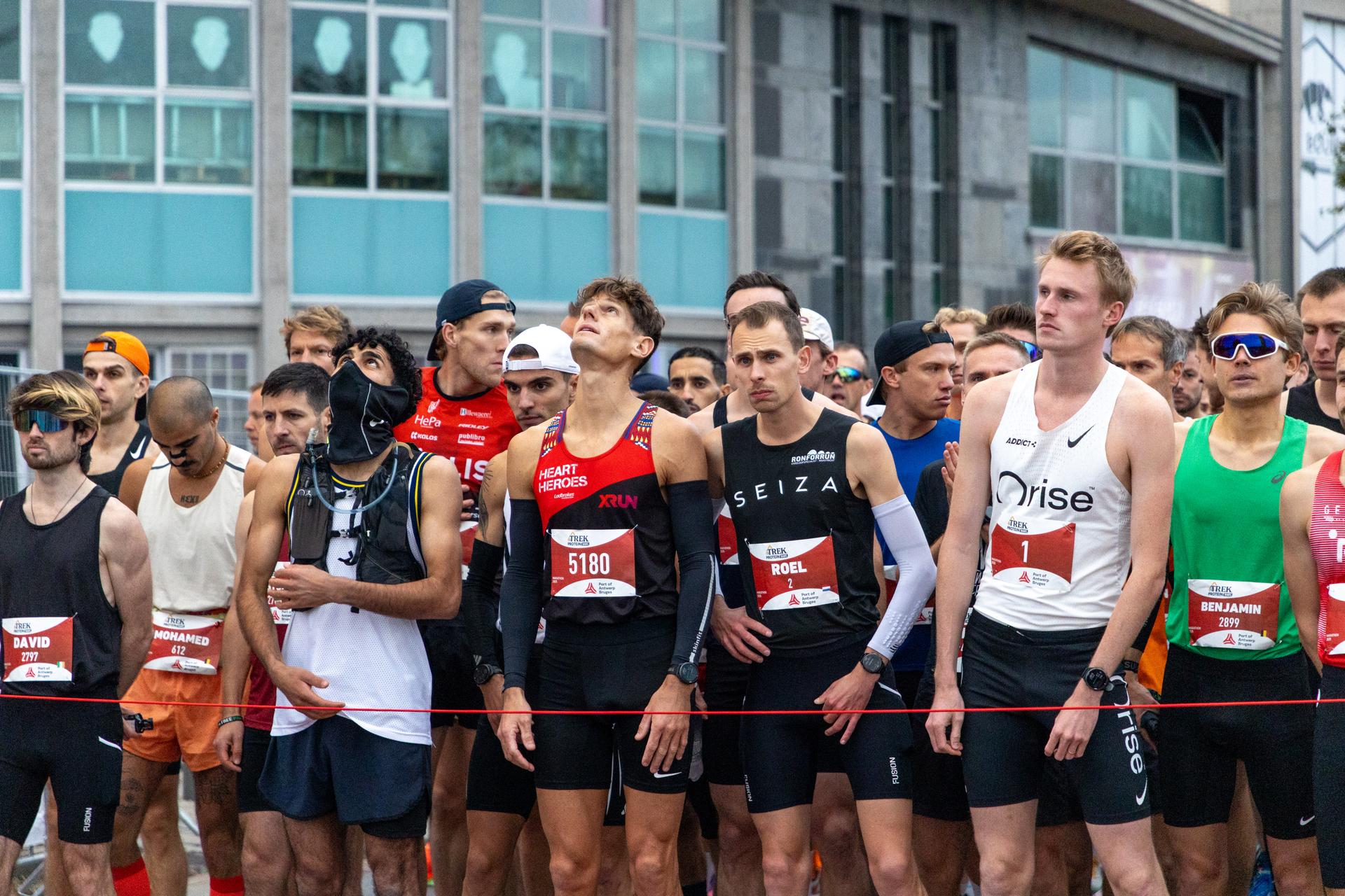 Athletes pictured at the start of the marathon race at the Antwerp Marathon running event, in Antwerp, Sunday 19 October 2025. BELGA PHOTO ZENO DRUYTS