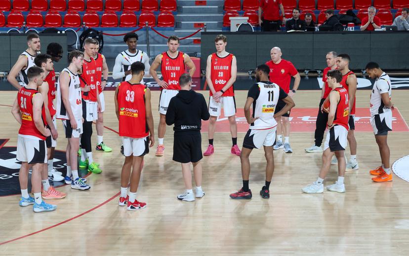 Belgium's head coach Julien Mahe talks to his players during a training session of the Belgian Lions Belgian national team, preparing for the qualifying matches against Finland for the 2027 World Cup, Tuesday 24 February 2026 in Charleroi. BELGA PHOTO VIRGINIE LEFOUR