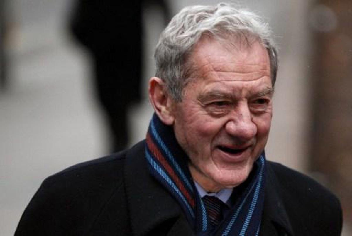 Milan Mandaric, former Portsmouth football club chairman, arrives at Southwark Crown Court in London, on February 8, 2012. The jury in Tottenham manager Harry Redknapp's tax evasion trial were sent home on Tuesday after failing to reach a verdict after nearly four hours of deliberations. Redknapp, 64, and co-defendant Milan Mandaric, 73, deny two counts of cheating the public revenue by failing to declare $295,000 (£189,000, 225,000 euros) stashed in a Monaco bank account. AFP PHOTO / JUSTIN TALLIS