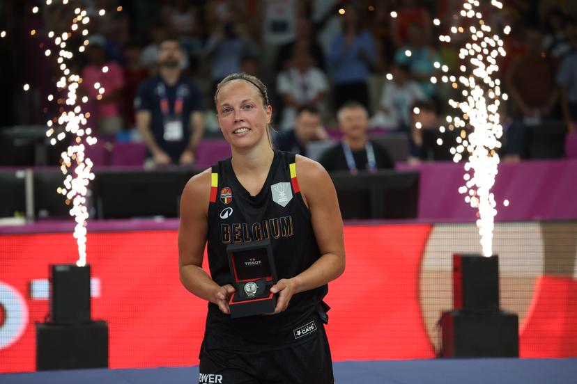 Belgium's Julie Allemand poses with the All Star Five trophy (best five player of the tournament) at a basketball match between Spain and Belgian national team 'the Belgian Cats' on Sunday 29 June 2025 in Piraeus, Greece, the final of the FIBA Women's EuroBasket 2025.  BELGA PHOTO VIRGINIE LEFOUR