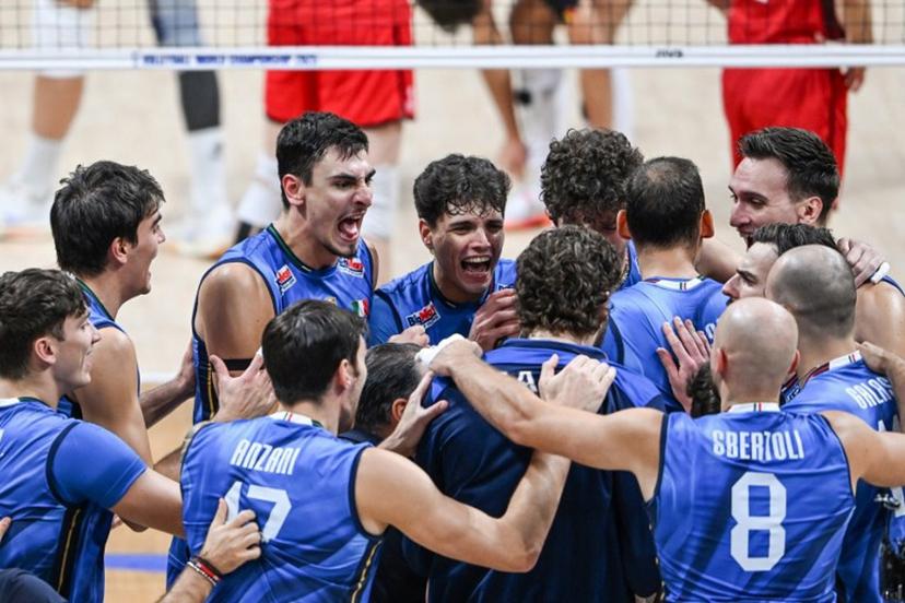 Players from Italy react during the 2025 Men's Volleyball World Championship quarter-final match between Belgium and Italy at the Mall of Asia Arena in Pasay City, Metro Manila, on September 24, 2025.  Jam STA ROSA / AFP