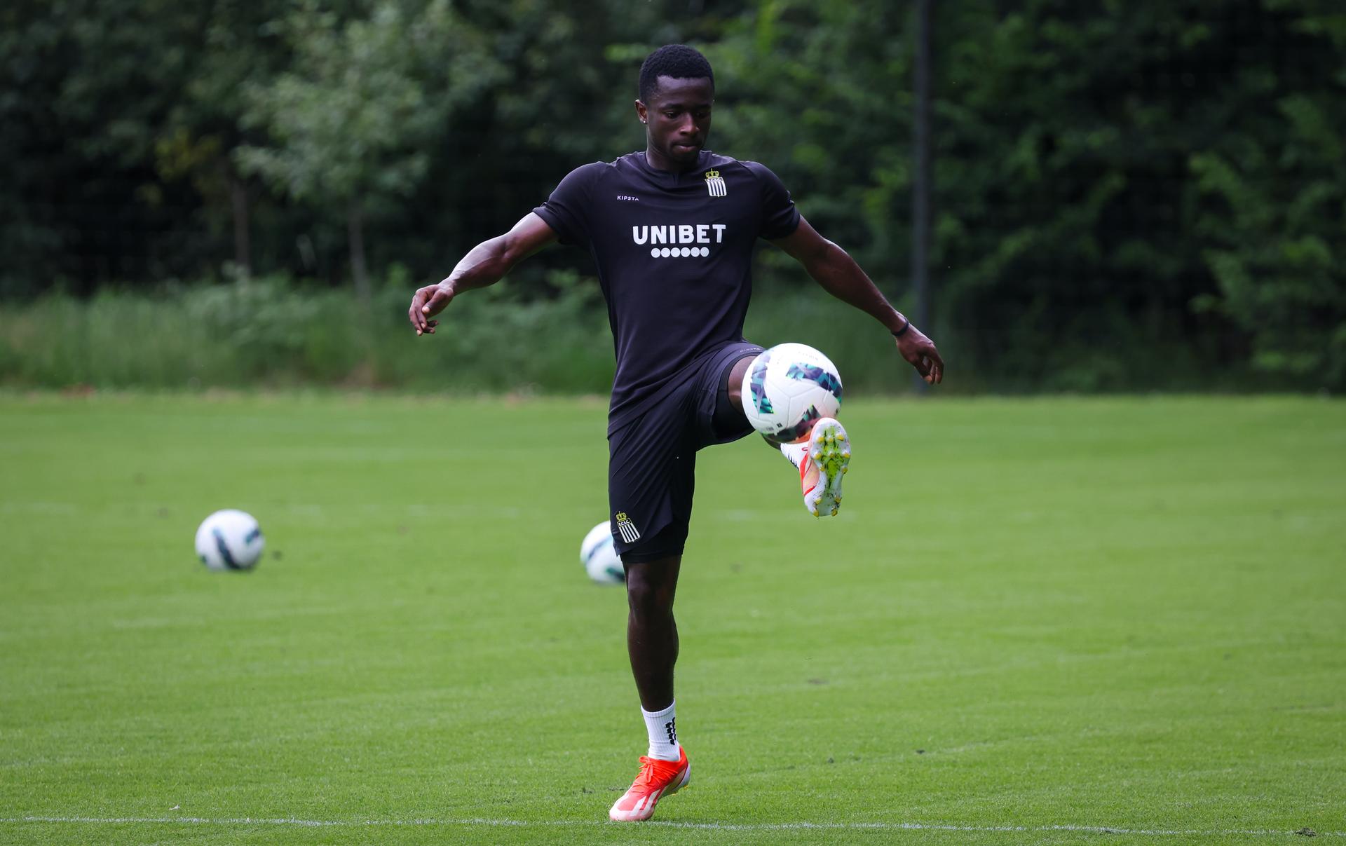 Charleroi's Raymond Asante pictured in action during the summer training camp of Belgian first division soccer team Sporting Charleroi in Sint-Michielsgestel, The Netherlands on Monday 15 July 2024, to prepare for the upcoming 2024-2025 season. BELGA PHOTO VIRGINIE LEFOUR