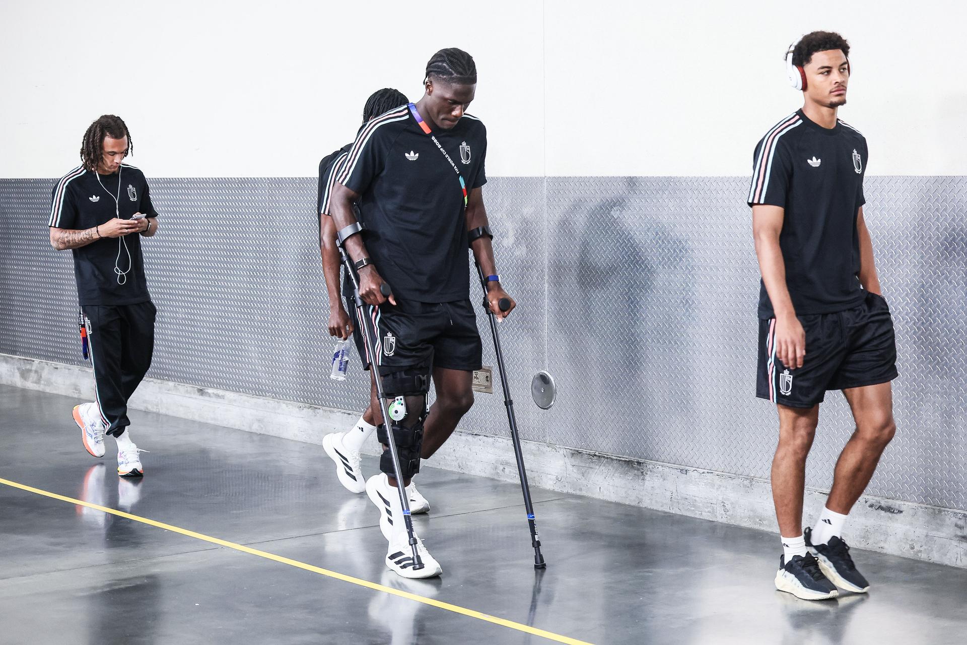 Belgium's Amadou Onana and Belgium's Koni De Winter arrive for a soccer game between Spain and Belgian national team Red Devils, on Friday 10 July 2026 in Los Angeles, USA, in the 1/4 finals of the FIFA World Cup 2026. BELGA PHOTO BRUNO FAHY