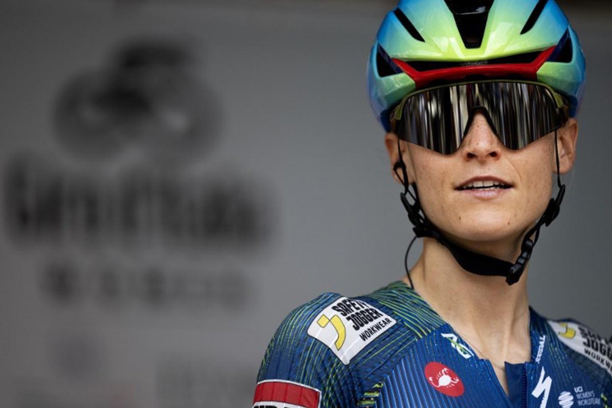 AG Insurance-Soudal's Slovenian cyclist Urska Zigart looks on during the pre-stage presentation ahead of the 9th stage of the Giro d'Italia Women 2026 between Saluzzo and Saluzzo in Saluzzo on June 7, 2026. MARCO BERTORELLO / AFP