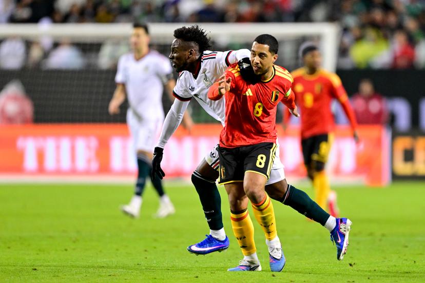 Mexico's Julian Quinones and Belgium's Youri Tielemans pictured during a friendly soccer game between the Mexican national team and Belgian national soccer team Red Devils in Chicago, on Wednesday 01 April 2026, in preparation for the 2026 World Cup. BELGA PHOTO DIRK WAEM