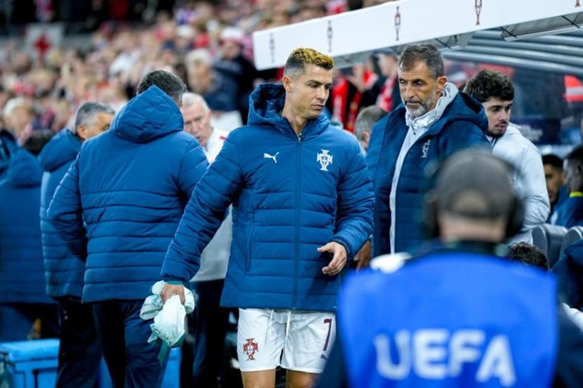 Portugal's forward #07 Cristiano Ronaldo walks to the bench ahead the UEFA Nations League Group A4 football match between Norway and Portugal in Oslo on September 27, 2026. Cornelius Poppe / NTB / AFP