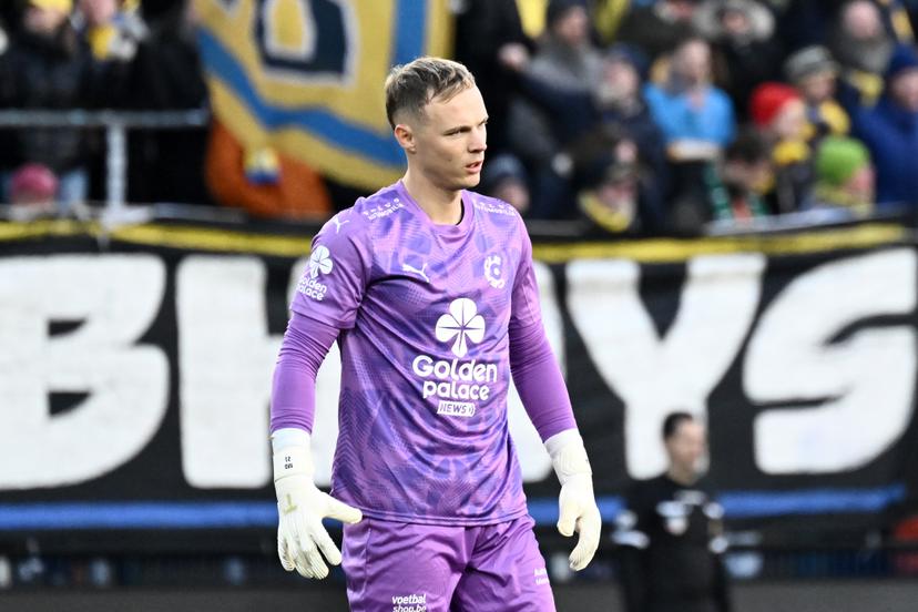 Cercle's goalkeeper Maxime Delanghe pictured during a soccer match between Royale Union Saint-Gilloise and Cercle Brugge, Saturday 22 November 2025 in Brussels, on day 15 of the 2025-2026 'Jupiler Pro League' first division of the Belgian championship. BELGA PHOTO MAARTEN STRAETEMANS
