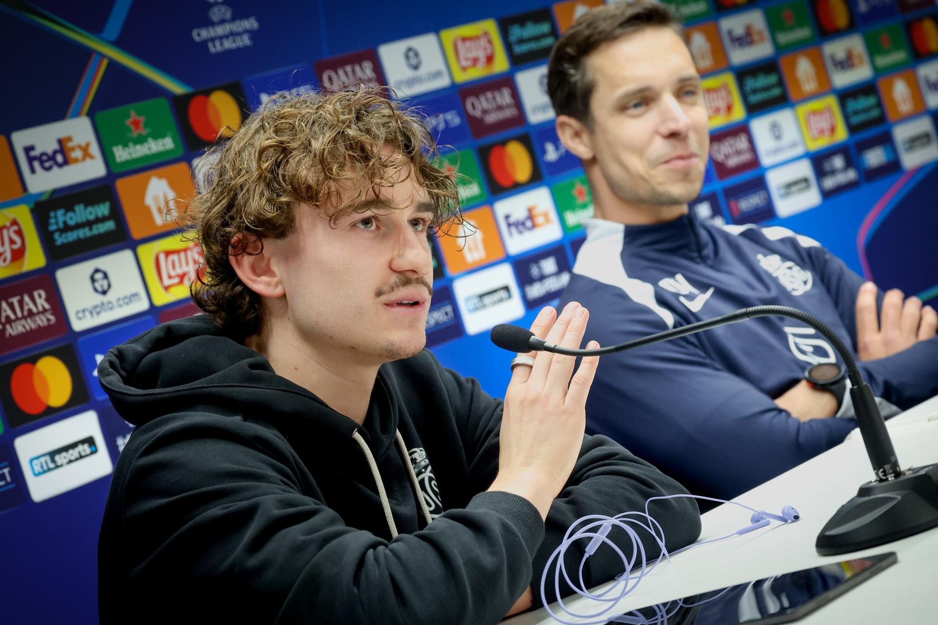 Union's Kamiel Van De Perre and Union's head coach David Hubert pictured during a press conference of Belgian soccer team Royale Union Saint-Gilloise in Brussels, on Tuesday 27 January 2026. The team is preparing for tomorrow's match against Italian Atalanta Bergamo, on day eight of the League phase of the UEFA Champions League tournament. BELGA PHOTO VIRGINIE LEFOUR