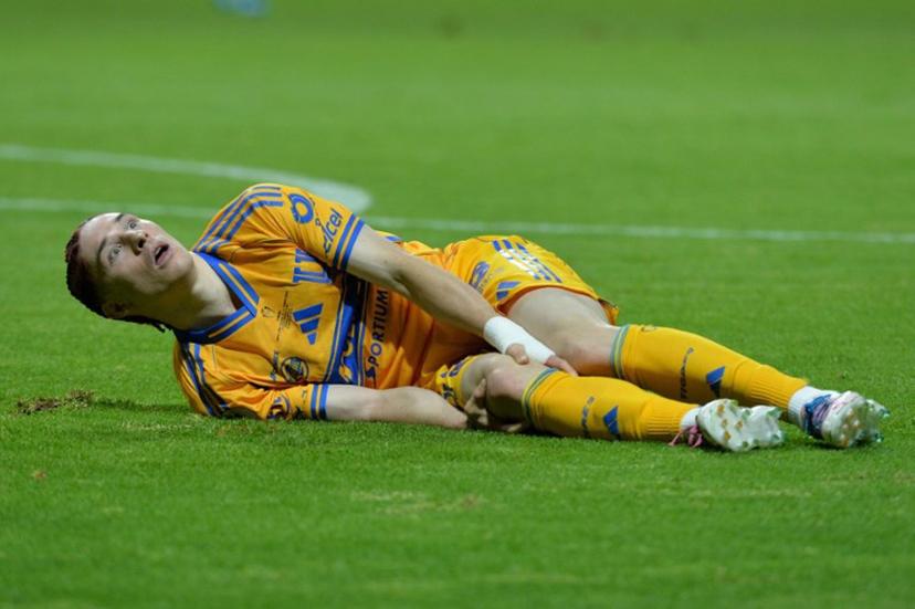 Tigres' midfielder #20 Marcelo Flores reacts in pain during the CONCACAF Champions Cup final football match between Mexico's Toluca and Tigres UANL at the Nemesio Diez Stadium in Toluca, Mexico on May 30, 2026. Mario Vazquez / AFP