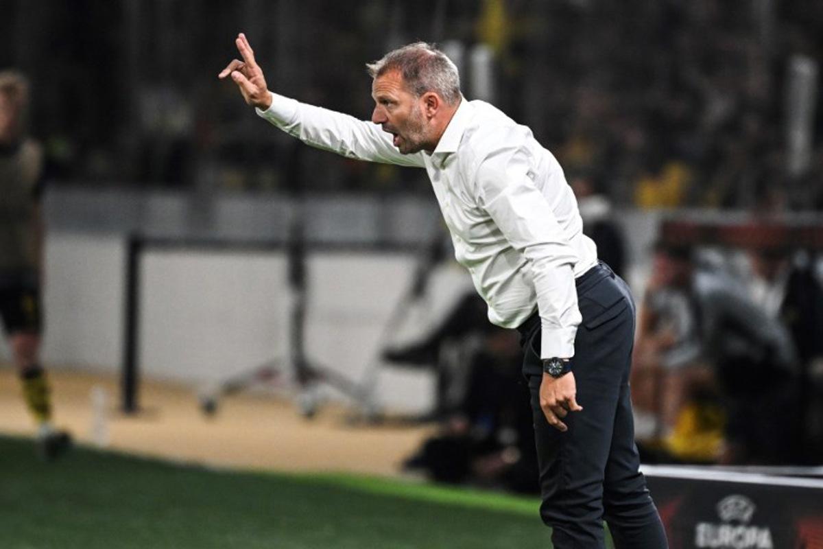 Ajax's Dutch coach Maurice Steijn shouts instructions to his players from the touchline during the UEFA Europa League 1st round day 2 Group B football match between AEK Athens and Ajax Amsterdam at the Agia Sophia Stadium in Athens on October 5, 2023. Angelos Tzortzinis / AFP