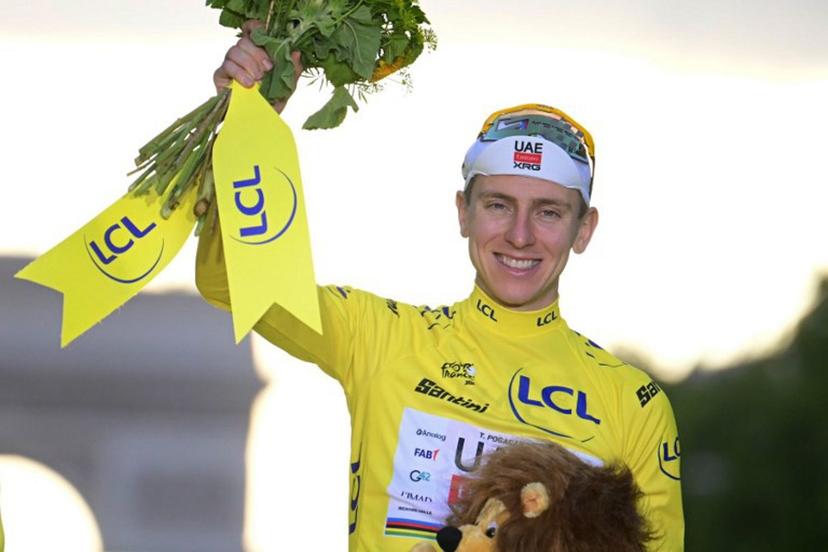 UAE Team Emirates - XRG's Slovenian rider Tadej Pogacar celebrates on the podium with the overall leader's yellow jersey after the 21st stage of the 113th edition of the Tour de France cycling race, 88,7 km starting and finishing in Paris, on July 26, 2026. Bernard PAPON / POOL / AFP