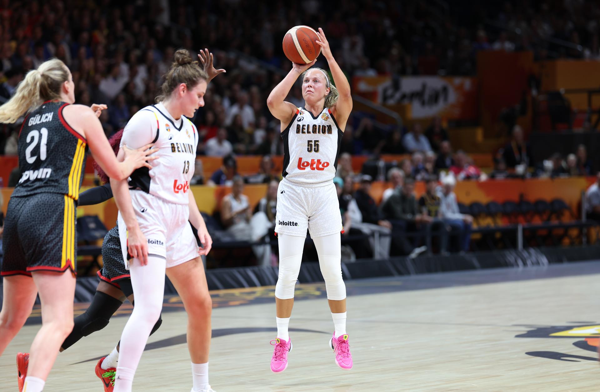 Belgium's Julie Allemand fights for the ball during a basketball game between Germany and Belgium national team Belgian Cats, a quarter final game at the FIBA Women's Basketball World Cup, on Thursday 10 September 2026, in Berlin, Germany. The FIBA Women's Basketball World Cup takes place in Berlin from 4 to 13 September 2026. BELGA PHOTO VIRGINIE LEFOUR