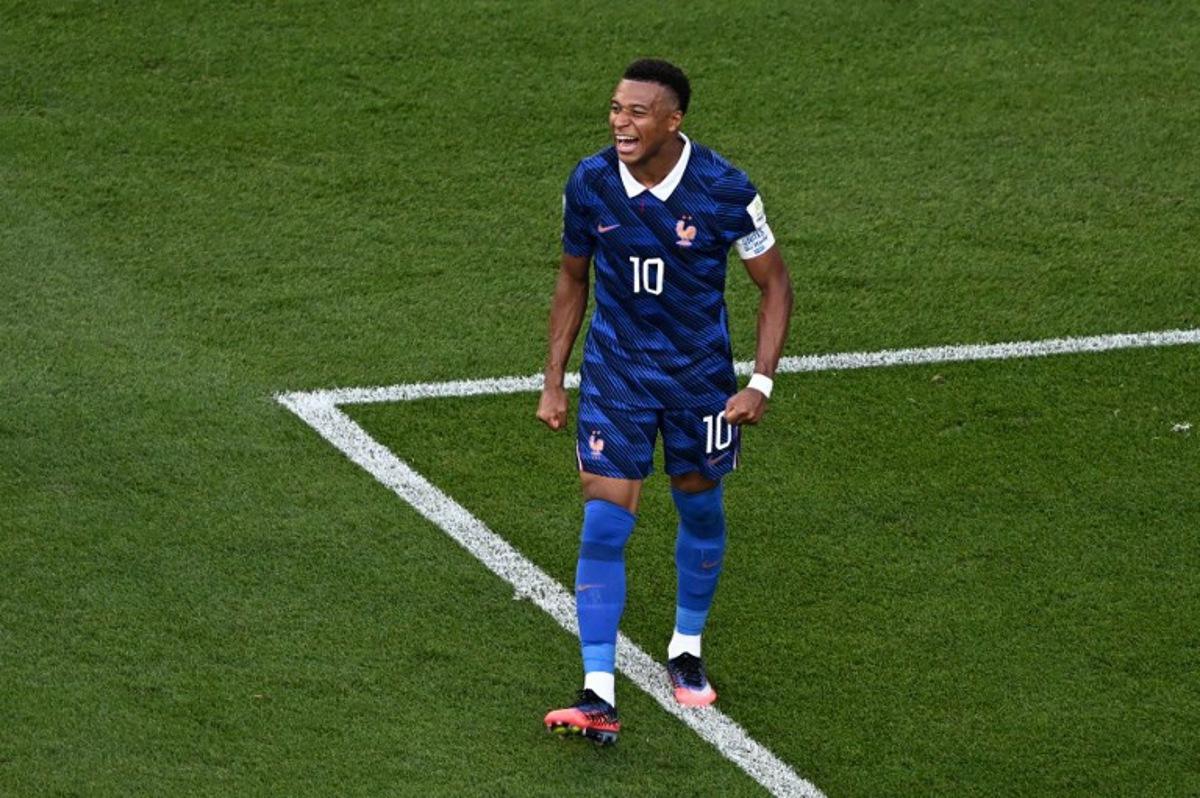 France's forward #10 Kylian Mbappe celebrates after winning the 2026 World Cup round of 16 football match between Paraguay and France at the Philadelphia Stadium in Philadelphia on July 4, 2026. Jewel SAMAD / AFP