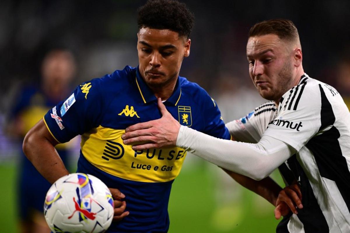 Genoa's Belgian midfielder #04 Koni de Winter (L) fights for the ball with Juventus' Dutch midfielder #08 Teun Koopmeiners during the Italian Serie A football match between Juventus and Genoa at the Allianz Stadium in Turin, on March 29, 2025. MARCO BERTORELLO / AFP