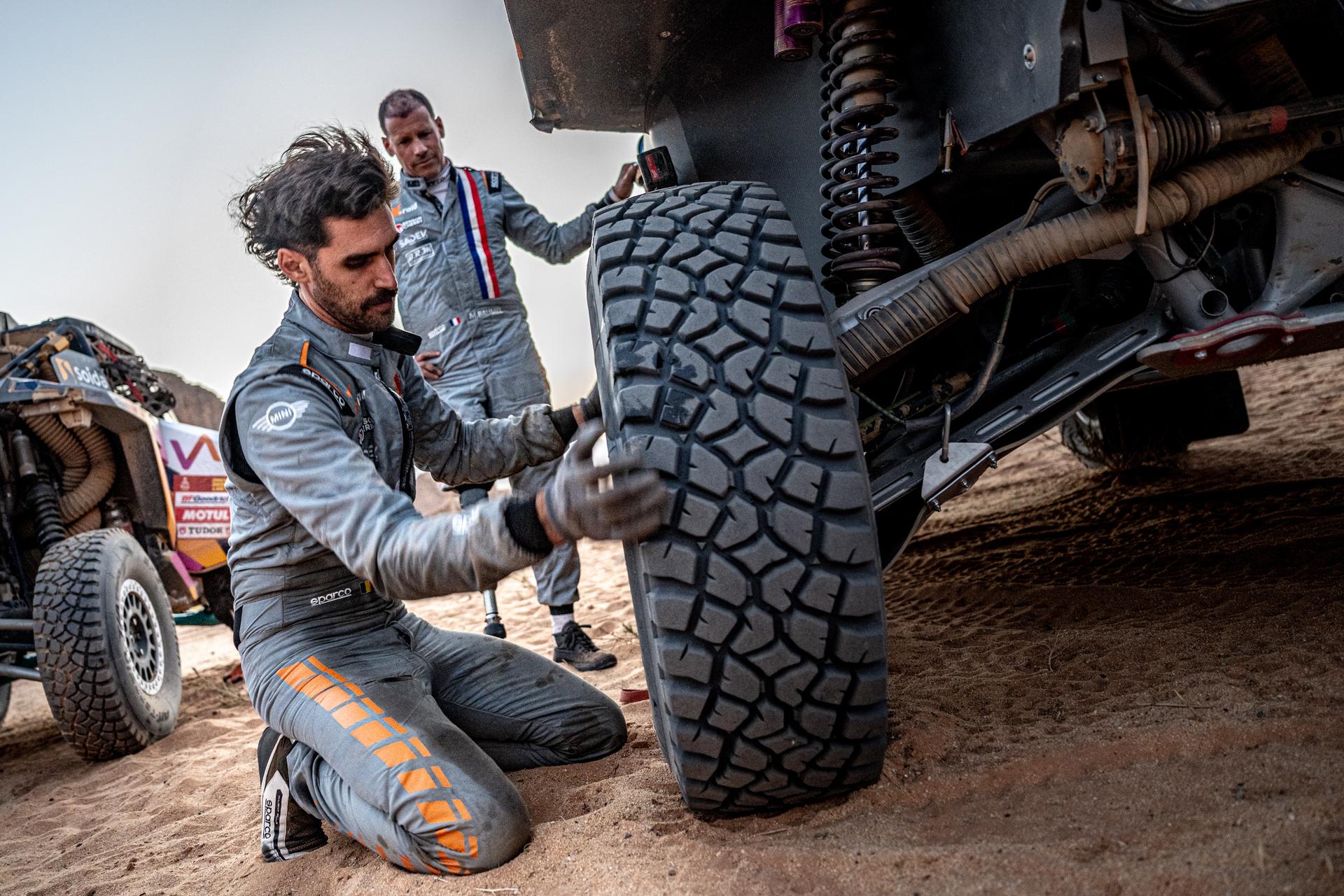 ATTENTION EDITORS - HAND OUT PICTURES - EDITORIAL USE ONLY - MANDATORY CREDIT: 'SIMON BAUCHAU' Hand out picture released by Eric Dupain shows Guillaume de Mevius and Mathieu Baumel during stage 4 of the 2026 Dakar rally race in Al-Ula, Saudi Arabia on Wednesday 07 January 2026. *** Belga and Belga Editorial Board decline all responsibility regarding the content of this picture. *** PHOTO HAND OUT - SIMON BAUCHAU
