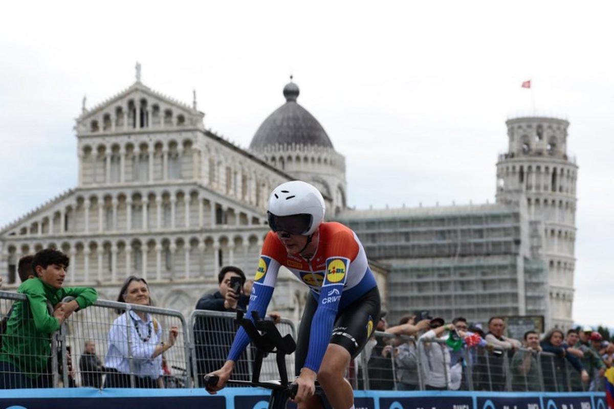 Lidl-Trek's Dutch rider Daan Hoole finishes the 10th stage of the 108th Giro d'Italia cycling race of 28.6kms individual time-trial from Lucca to Pisa on May 20, 2025. Luca Bettini / AFP