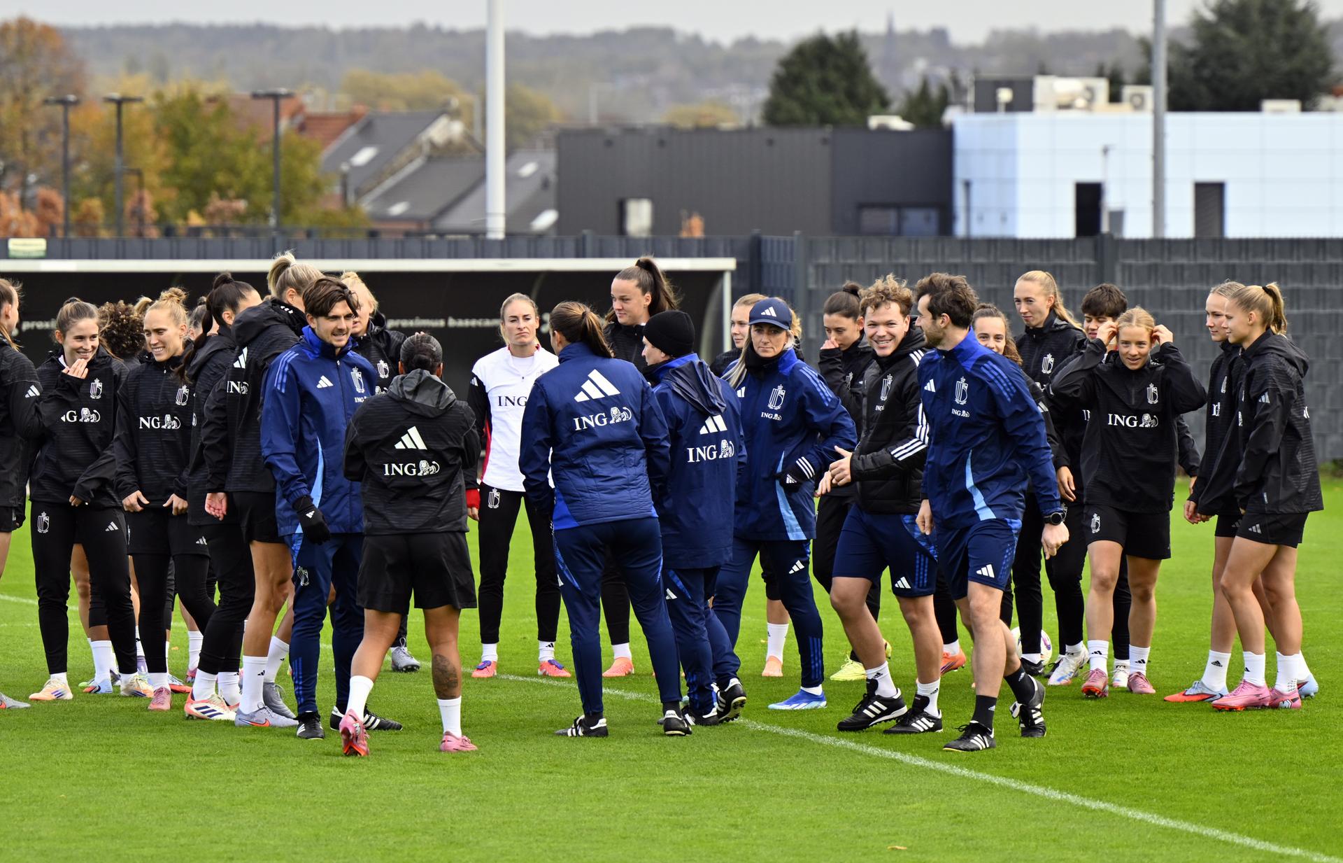Belgium's head coach Elisabet Gunnarsdottir pictured during a training session of Belgium's national women's team the Red Flames ahead of Nations League soccer games against Ireland, the return leg in the Promotion/relegation play-off, on Monday 27 October 2025 in Tubize. Flames lost 4-2 the first leg. BELGA PHOTO ERIC LALMAND