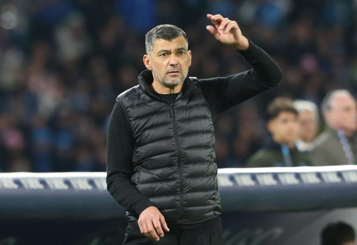AC Milan Portuguese head coach Sergio Conceicao reacts from the sidelines during the Italian Serie A football match between Napoli and AC Milan at the Stadio Diego Armando Maradona in Naples, on March 30, 2025. CARLO HERMANN / AFP