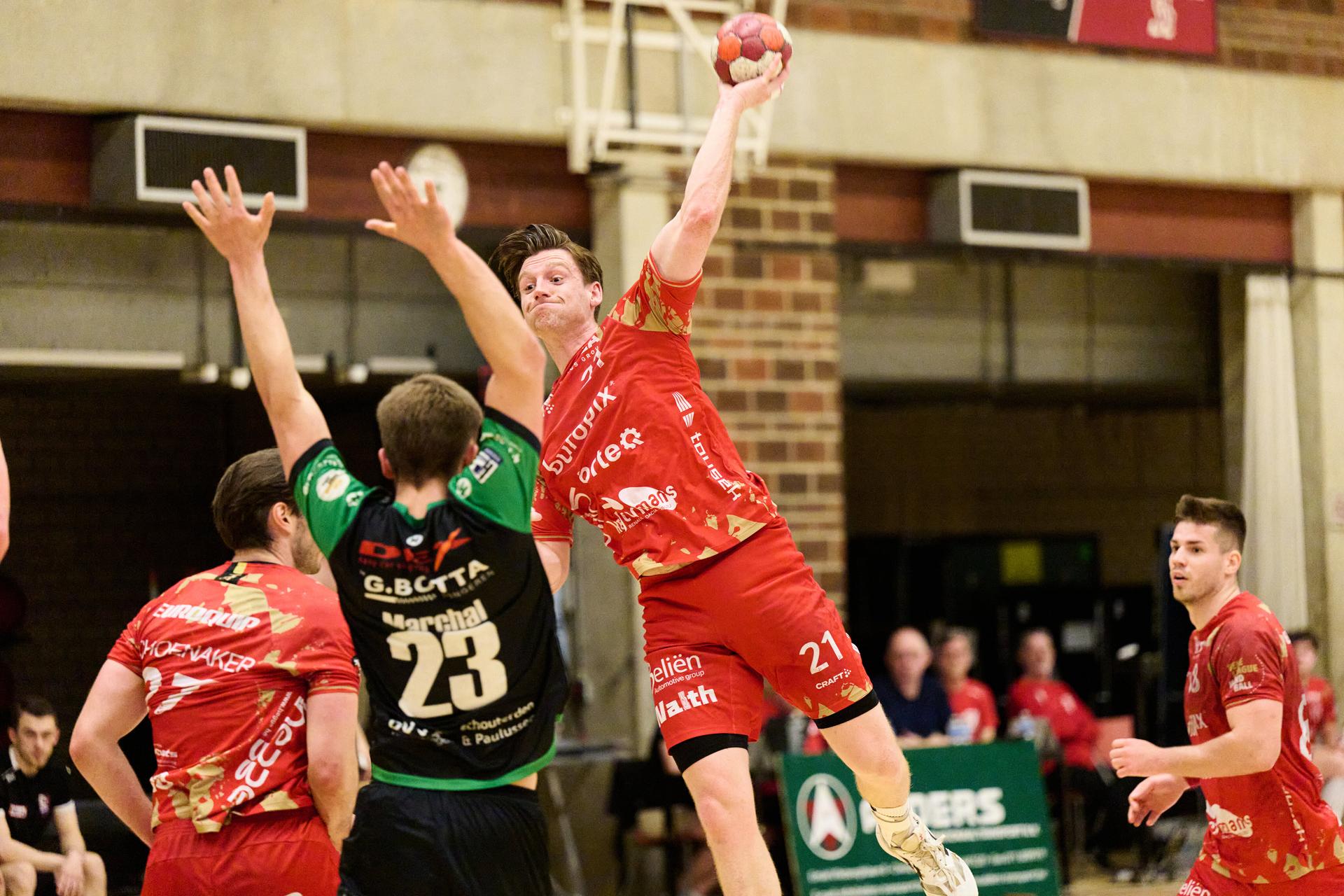 ATTENTION EDITORS - HAND OUT PICTURES - EDITORIAL USE WITH STORY ON HANDBALL ONLY - MANDATORY CREDIT ALAIN DECAMPS Pelt's Louis Vandebeeck pictured in action during the handball match between Sporting Pelt and Hubo Handball, a game in the Belgian first league handball competition, on Wednesday 01 May 2024. BELGA PHOTO ALAIN DECAMPS